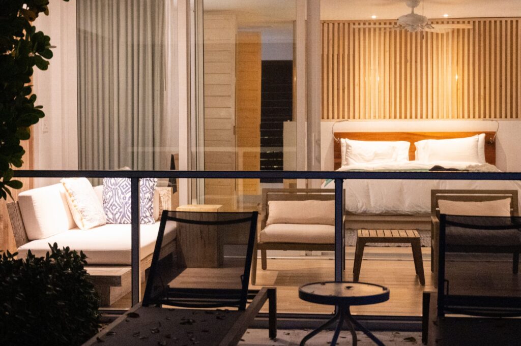 Twilight / suite exterior